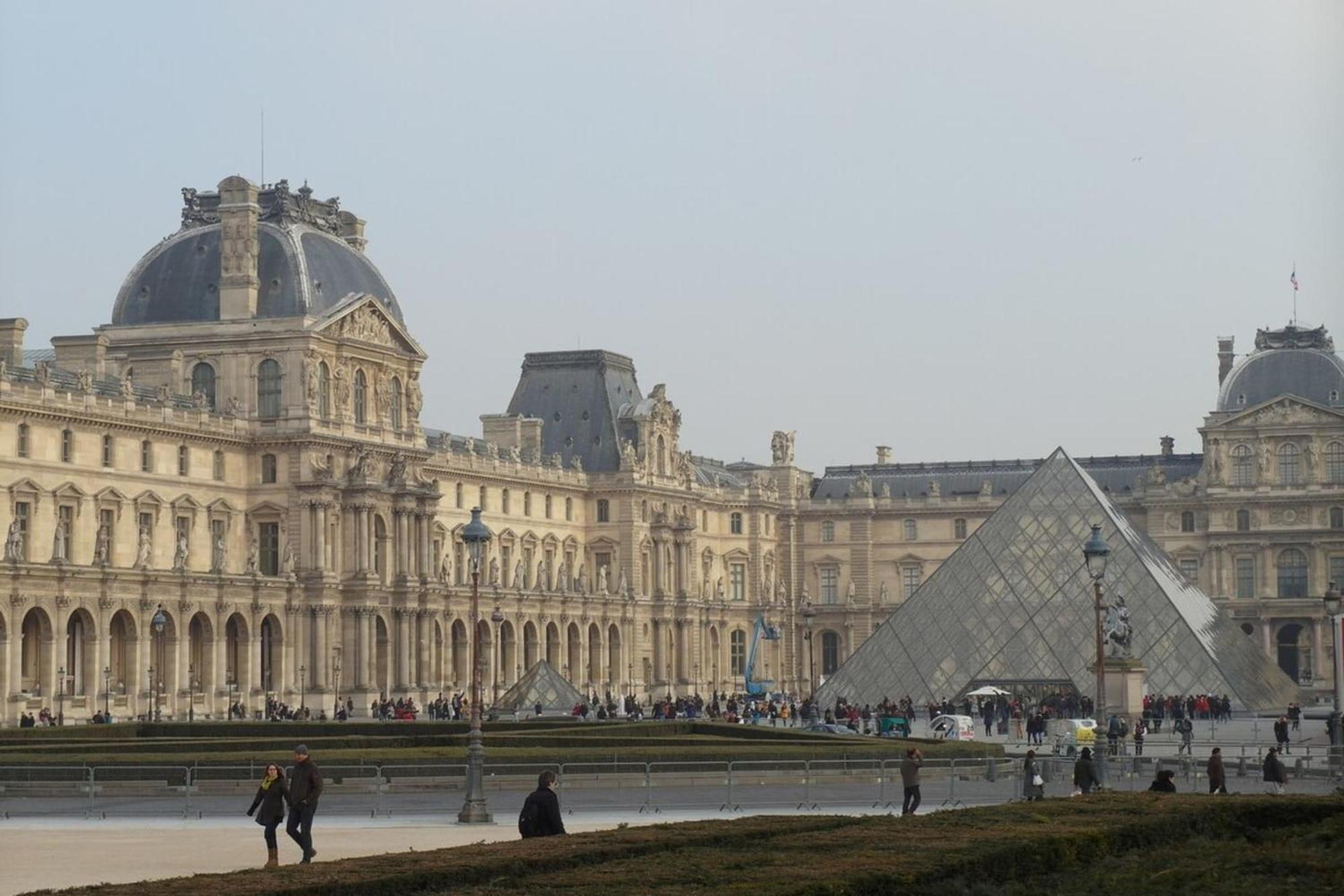 Louvre Parisian Duplex Париж Экстерьер фото